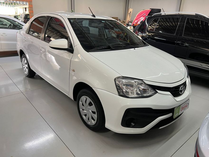 TOYOTA ETIOS XS 1.5 SEDAN 2018